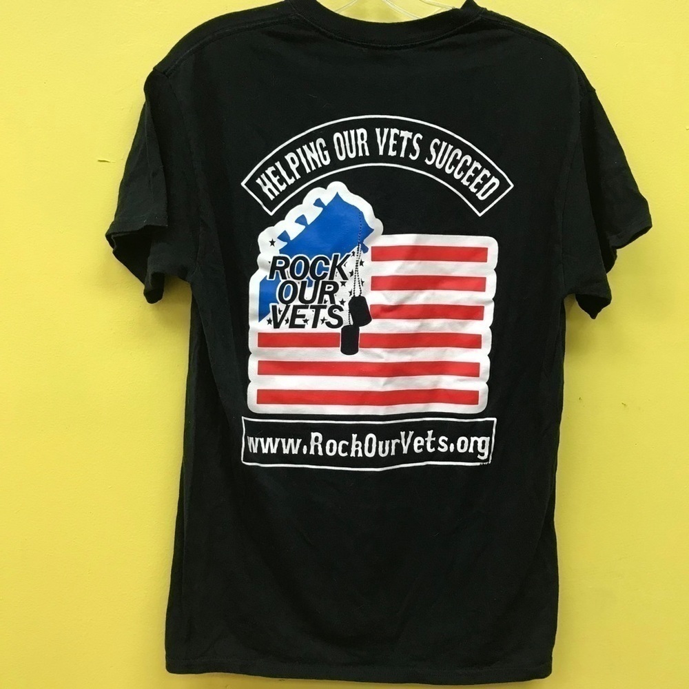 Vintage Rock Our Vets Support graphic T-Shirt Black Unisex medium tee